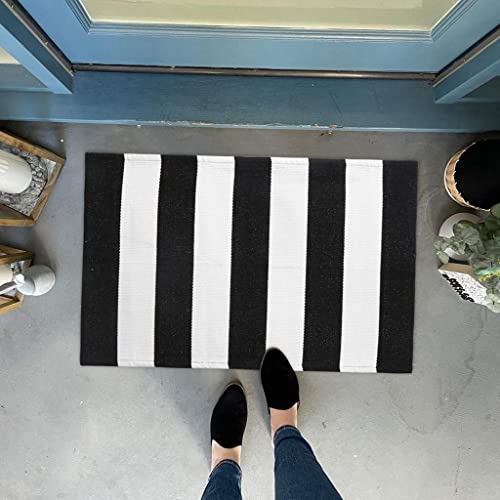 Seavish Black and White Striped Rug, 23.6" x 35.4" Indoor Outdoor Doormats Welcome Mats for Front Door Layered Door Mats Front Porch Mat Handmade