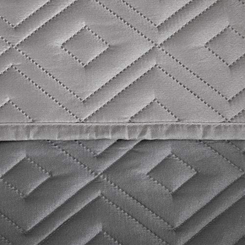 Oxford Homeware Sofa Slipcovers 3 Seater Embossed Water Proof with Adjustable Elastic Straps Quilted Reversible Sofa Covers for Pets & Kids (Ligh