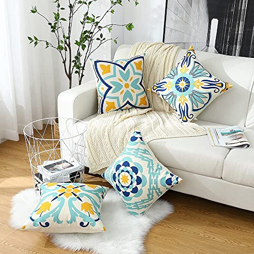 Dremisland Outdoor Waterproof Throw Cushion Covers 18x18 Inch Set of 4 Floral Printed Pillow Covers Boho Farmhouse Outdoor Decorative Pillowcases