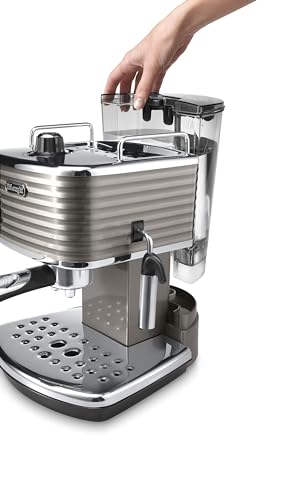 De'Longhi Scultura Traditional Barista Pump Espresso Machine, Coffee and Cappuccino Maker, ECZ351BG, Champagne