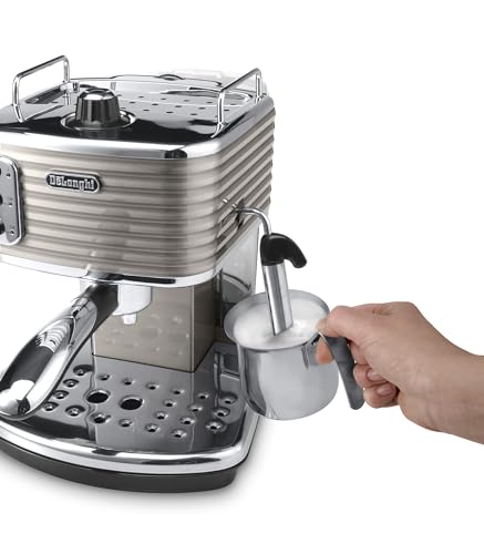 De'Longhi Scultura Traditional Barista Pump Espresso Machine, Coffee and Cappuccino Maker, ECZ351BG, Champagne